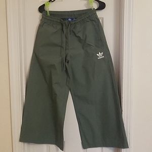 Adidas pea green wide leg crop